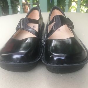 Alegria by PG Lite leather black loafers
